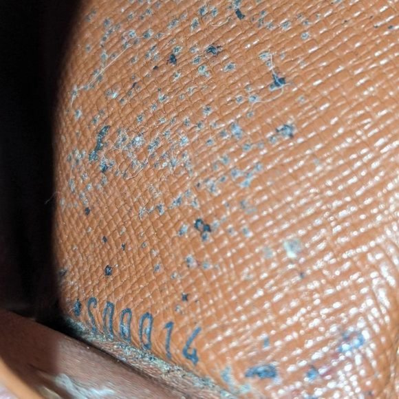 Louis Vuitton Monogram Key Holder/Wallet #1061💥PRICE DROP💥 - Picture 10 of 10